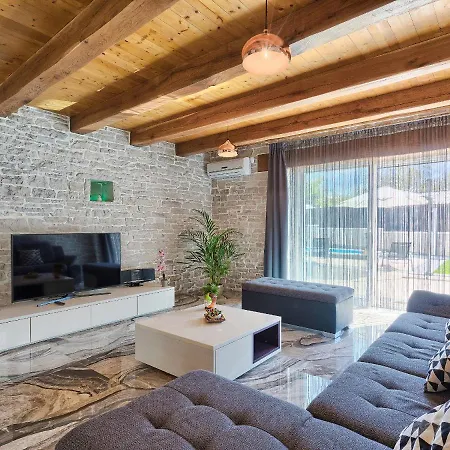 Patrick-luxury Stone House In The Center Of Istria Vila