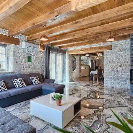 Patrick-luxury Stone House In The Center Of Istria Vila *