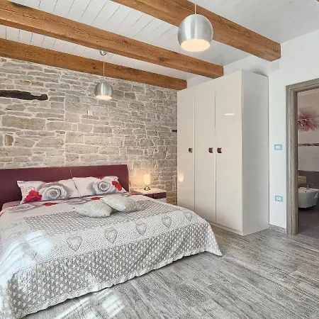 Patrick-luxury Stone House In The Center Of Istria *