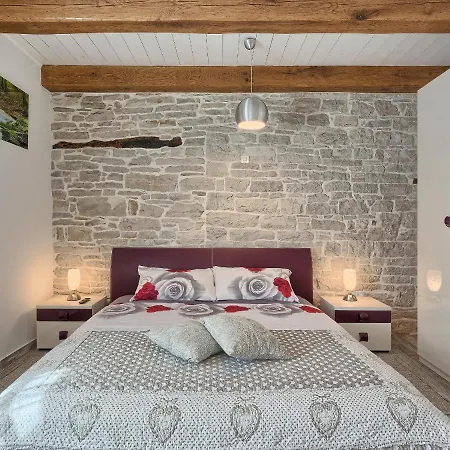 Patrick-luxury Stone House In The Center Of Istria