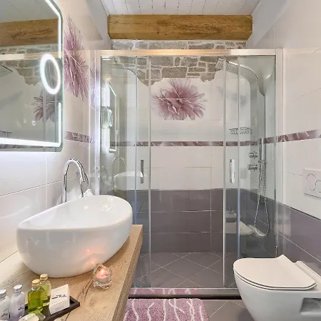 Villa Patrick-luxury Stone House In The Center Of Istria