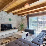 Patrick-luxury Stone House In The Center Of Istria Villa