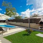 Patrick-luxury Stone House In The Center Of Istria Villa