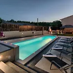 Patrick-luxury Stone House In The Center Of Istria *